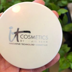 It cosmetics celebration illumination foundation